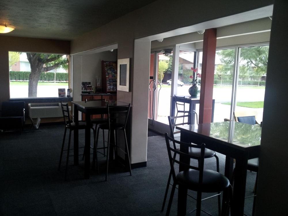 The Metropolitan Inn photo 19