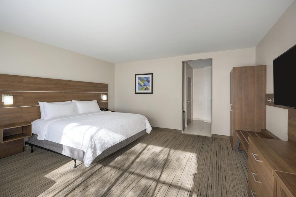 Holiday Inn Express & Suites Phoenix East - Gilbert by IHG photo 15