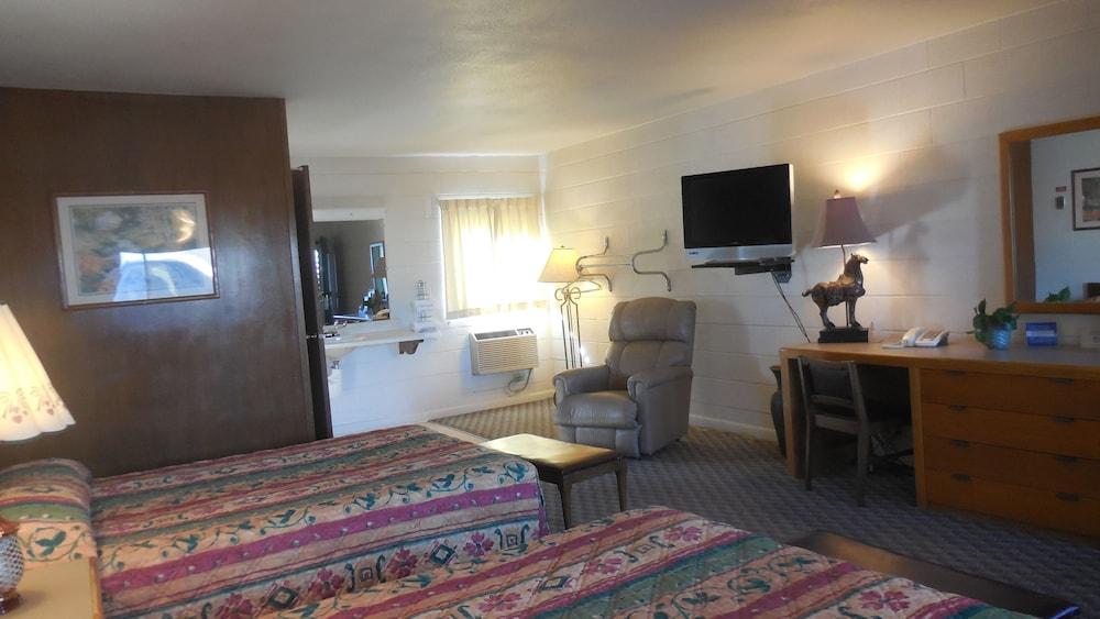 Budget Host 254 Inn Loveland photo 5