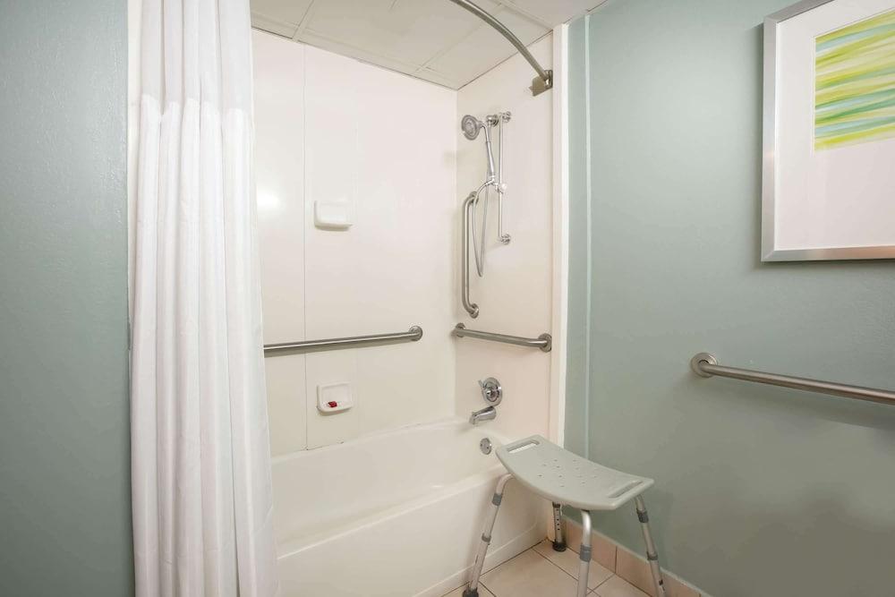Baymont Inn & Suites by Wyndham Braselton photo 8