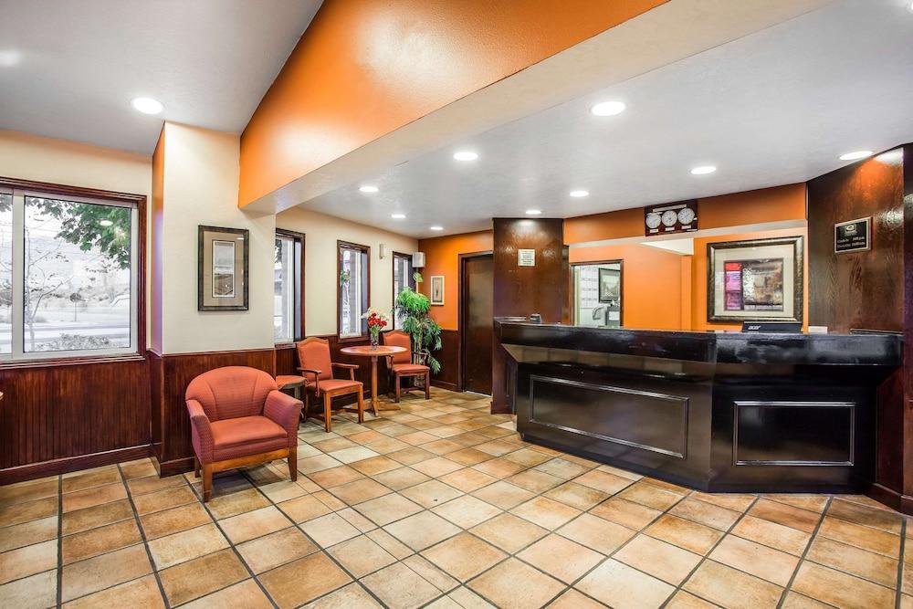 Econo Lodge Downtown photo 2