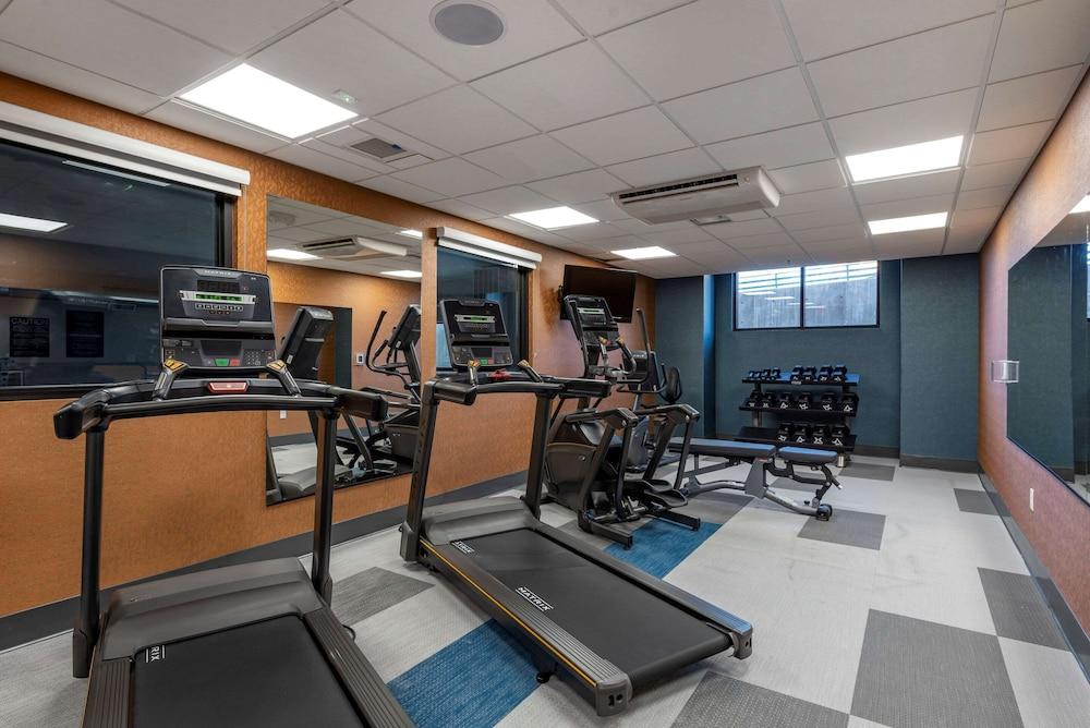 Comfort Suites Colorado Springs East -Medical Center Area photo 58