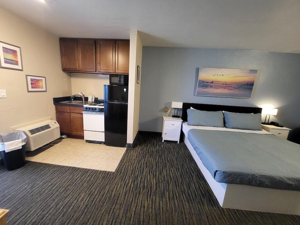 Beachside Hotel photo 11