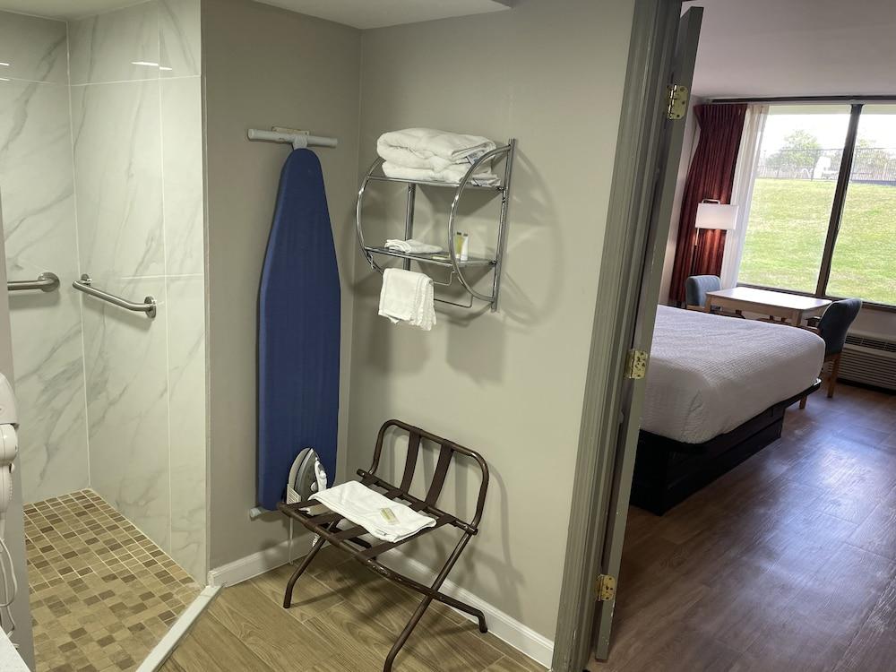 Days Inn by Wyndham Valdosta/Near Valdosta Mall photo 21