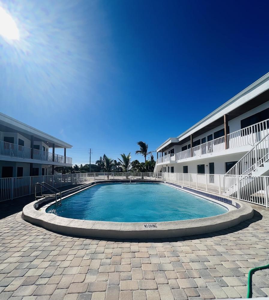 Melbourne Beach Resort photo 3