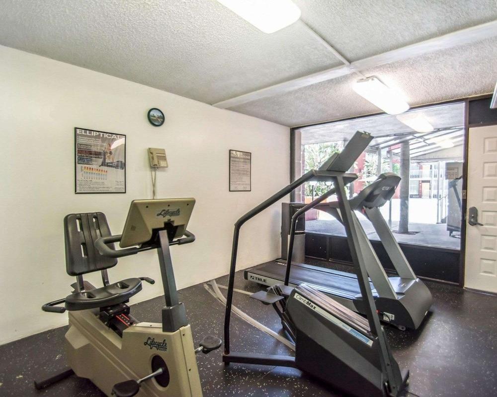 Quality Inn & Suites at Tropicana Field photo 27