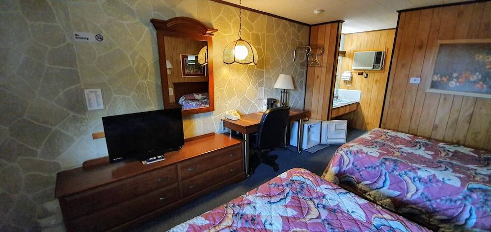 Red Ranch Motel photo 3