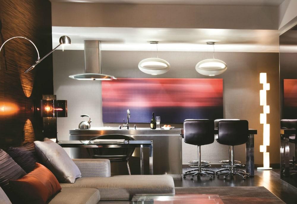 Palms Place photo 11