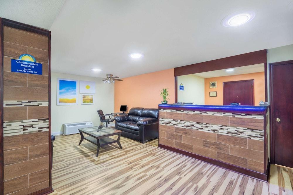 Days Inn by Wyndham Statesville photo 2