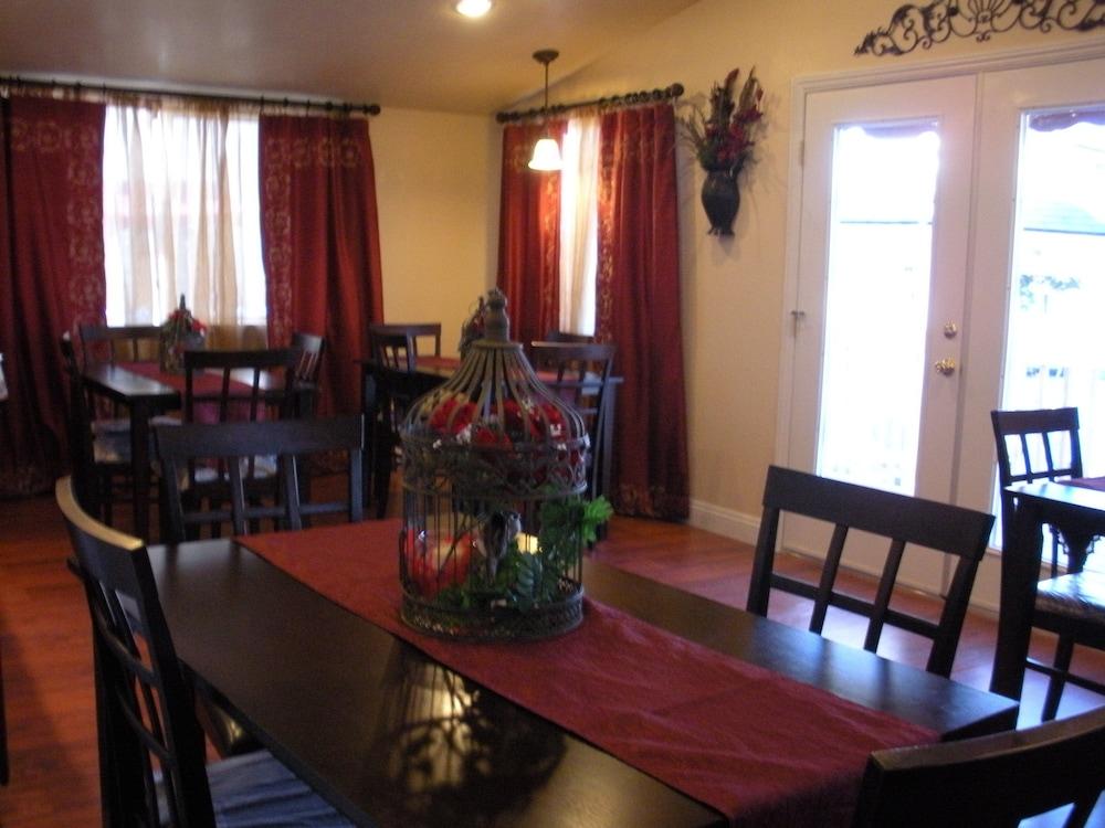 Travel Inn And Suites photo 14