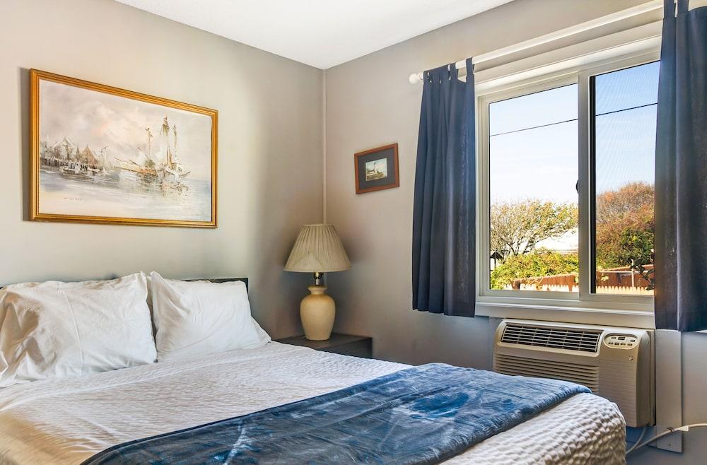 Montauk Oceanside Suites photo 20