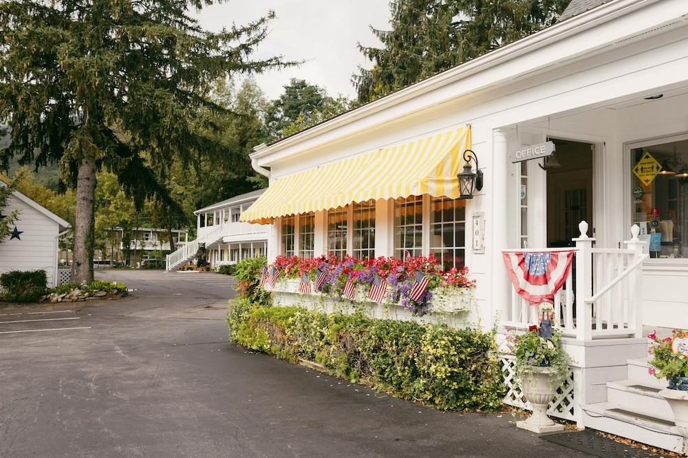Admiral Motel photo 44