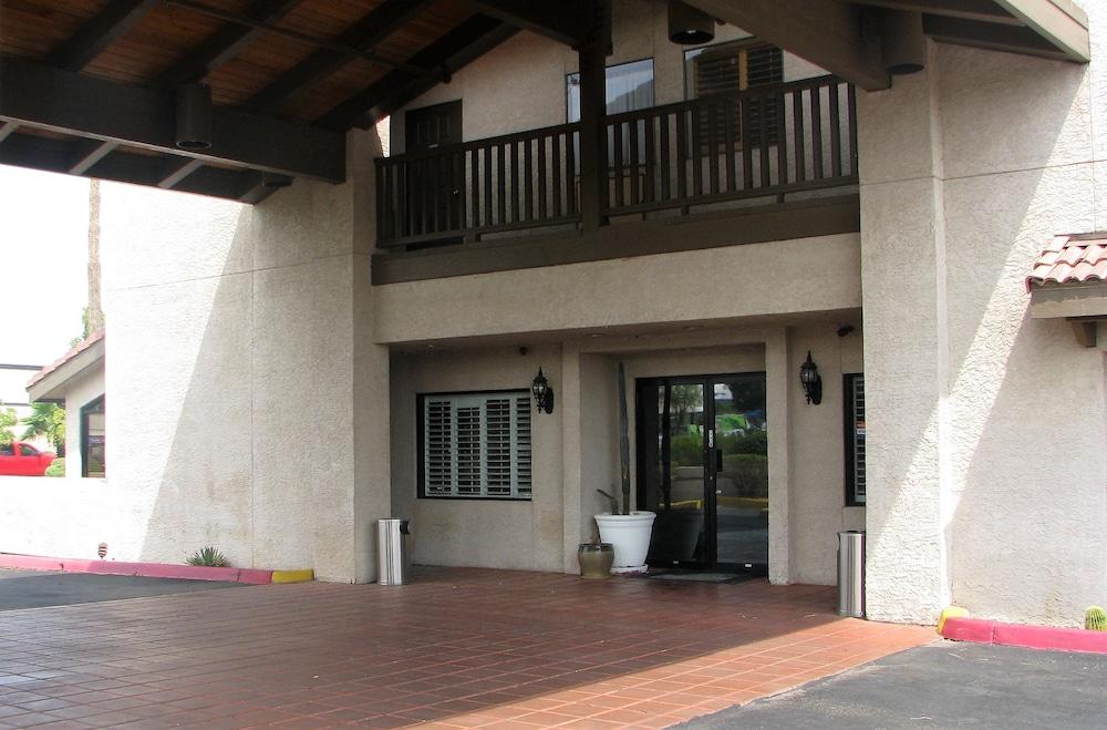 Motel 6 Tempe, AZ – Elliot Road photo 3