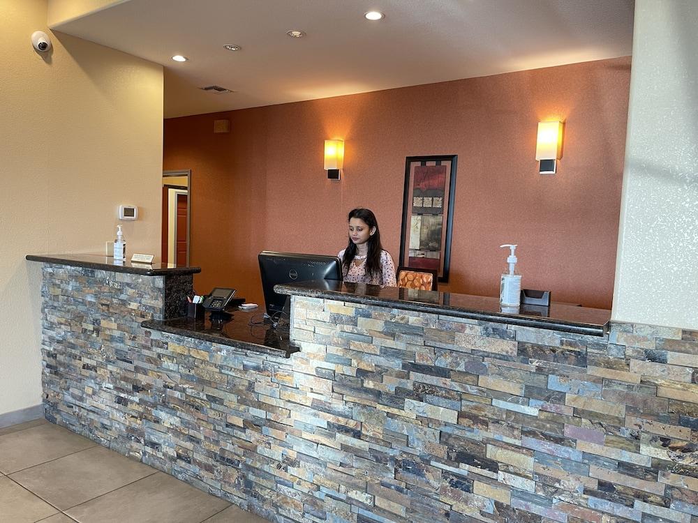 Sunbridge Inn and Suites photo 3