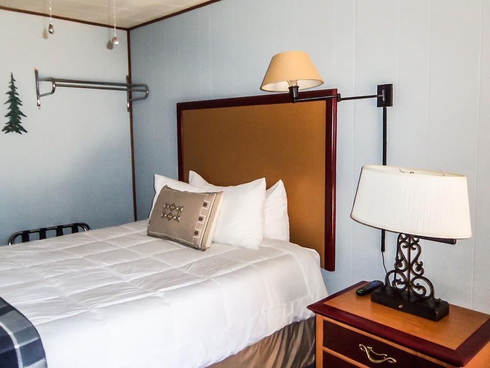 The Gold Pan Motel photo 3