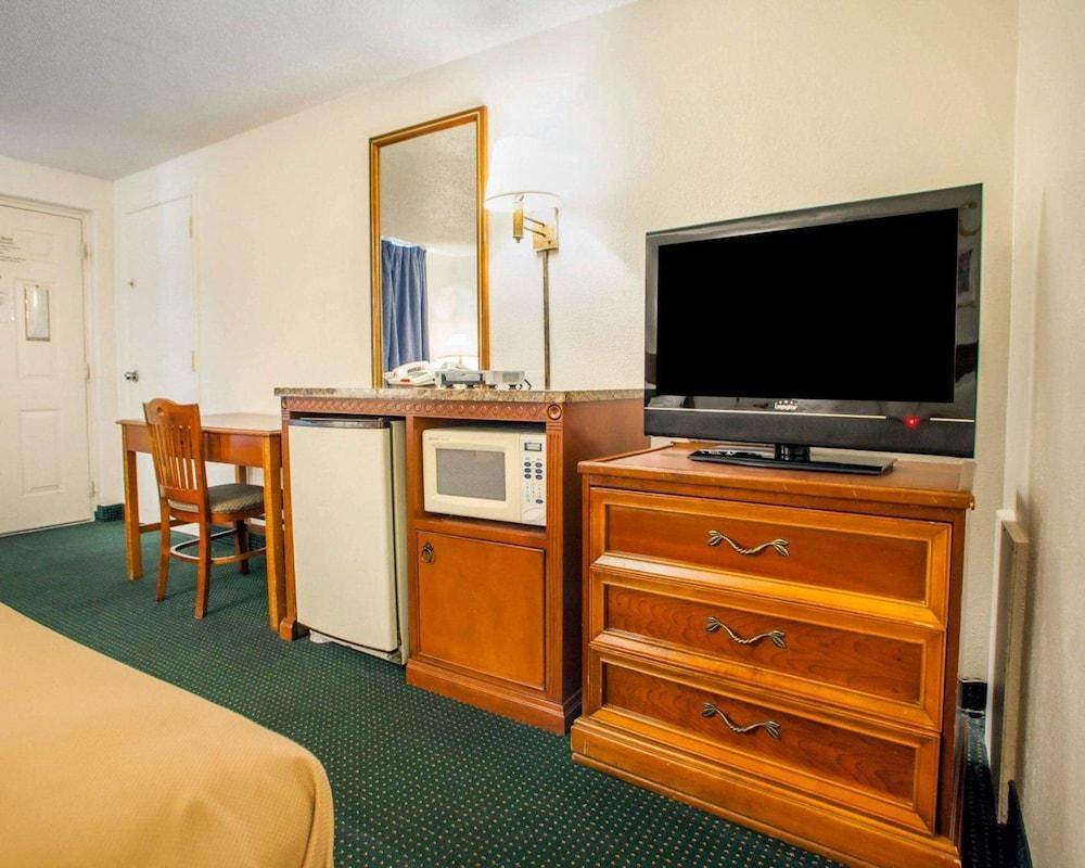 Econo Lodge Somers Point photo 14