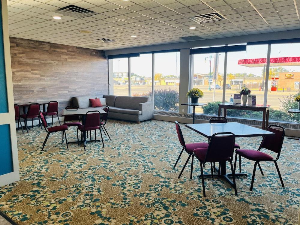 Baymont by Wyndham Keokuk photo 3