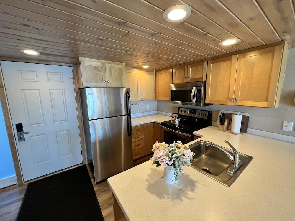 Bluefin Bay on Lake Superior photo 33