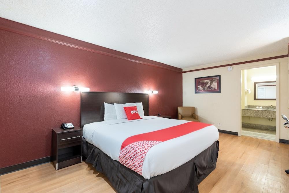 OYO Hotel Tulsa N Sheridan Rd & Airport photo 8