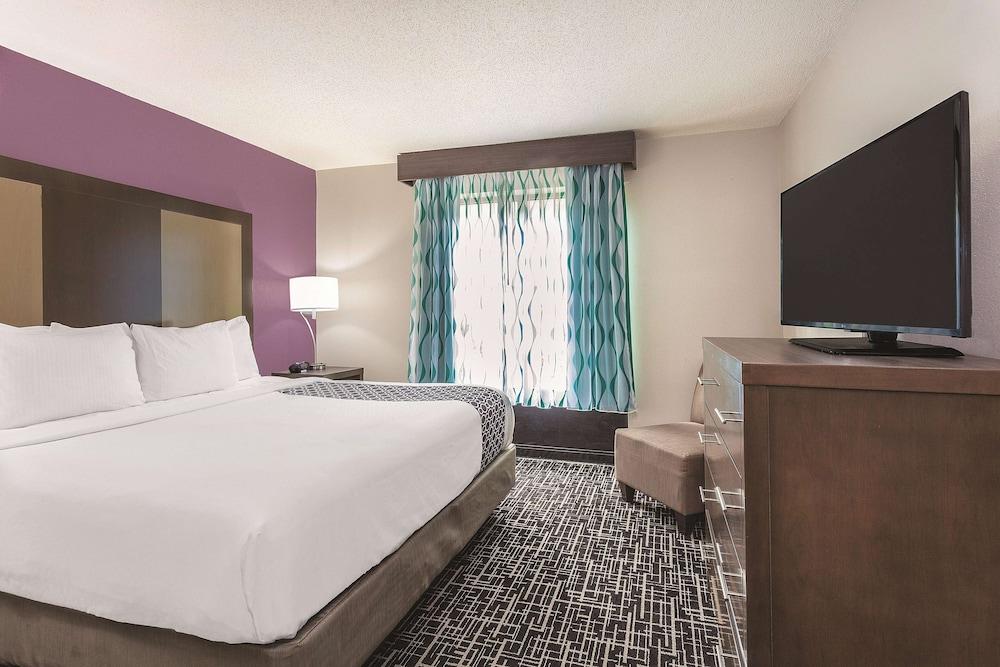 La Quinta Inn & Suites by Wyndham Covington photo 12