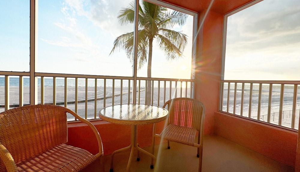 Casa Playa Beach Resort photo 78