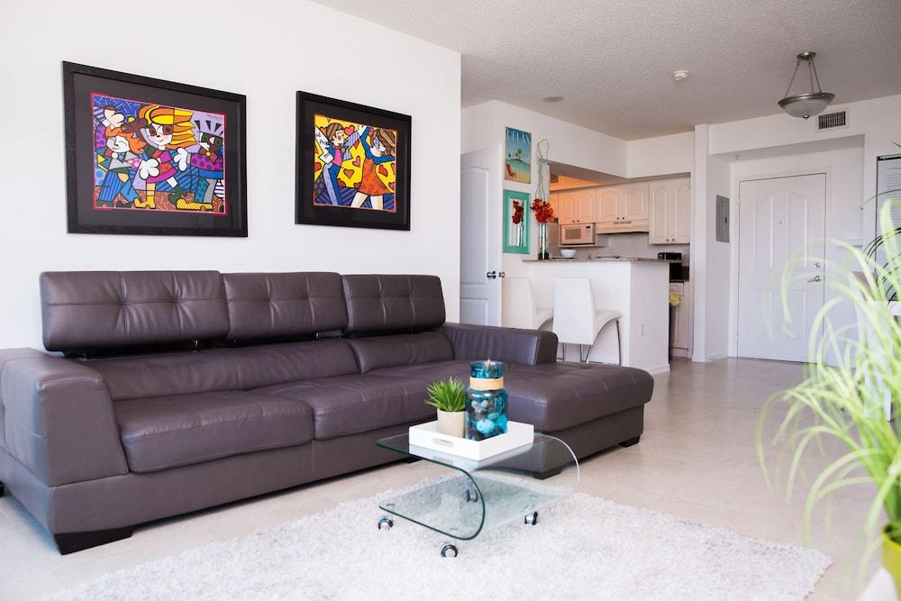 Best Holiday Suites photo 35