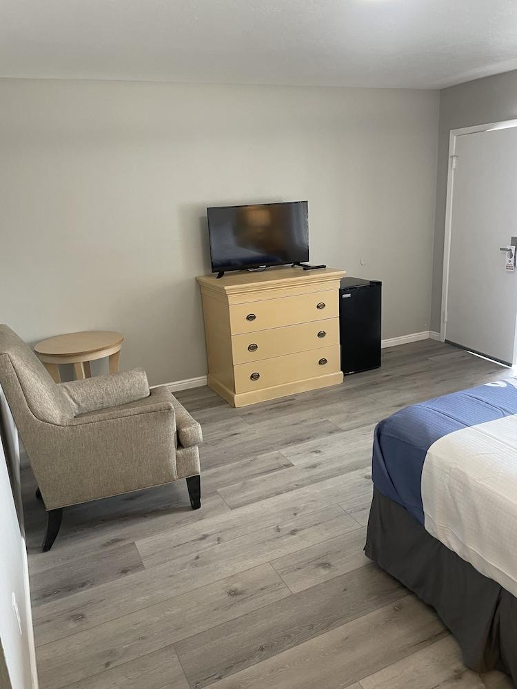 Sunglow Hotel photo 16