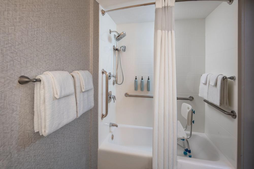 Courtyard Miami in Coral Gables by Marriott photo 32