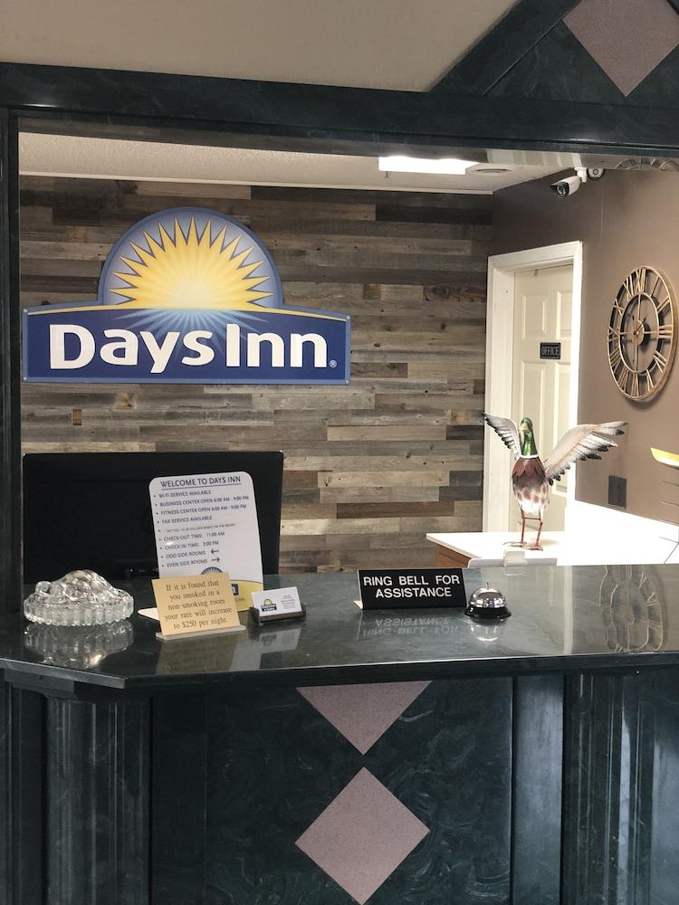 Days Inn & Suites by Wyndham Stuttgart photo 4
