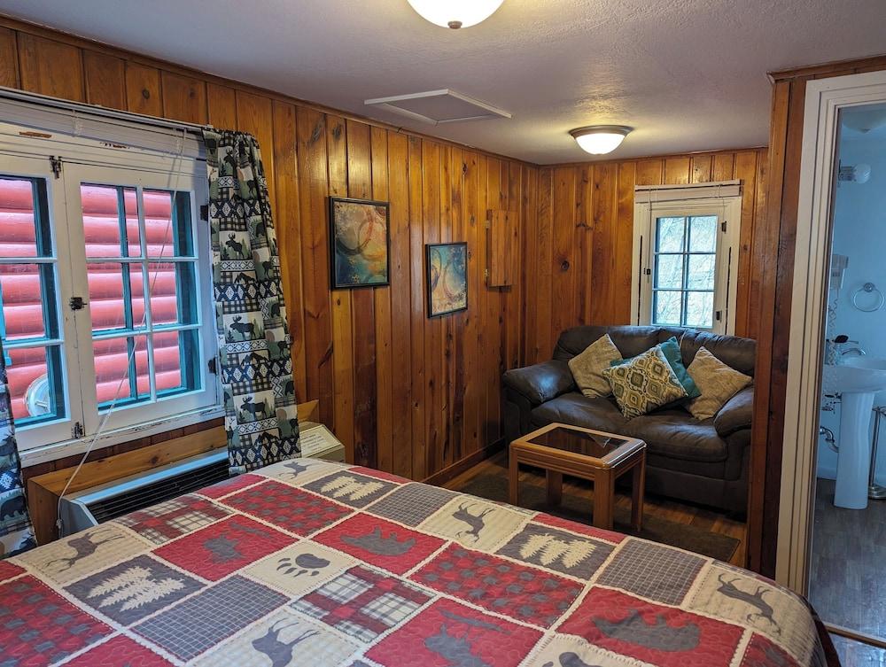 Ponderosa Pines Inn and Cabins photo 49