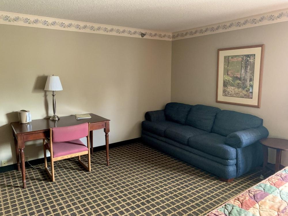 Country Inn Deerwood photo 21