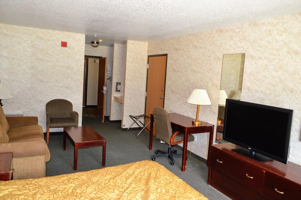 Colfax Inn photo 40
