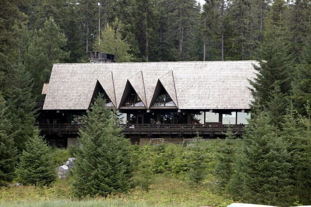 Glacier Bay Lodge photo 6