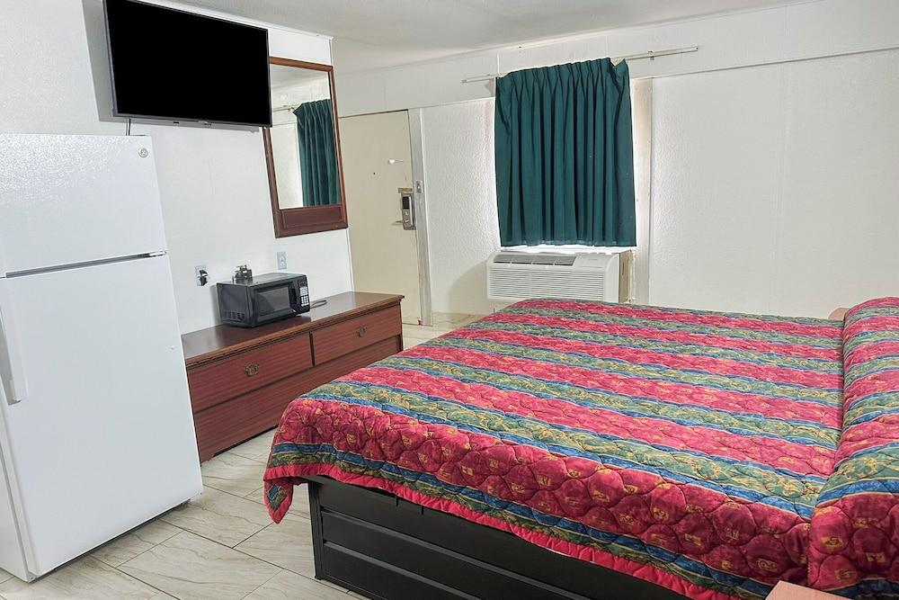 Shamrock Kings Inn By Oyo Marked Tree I-555 photo 42