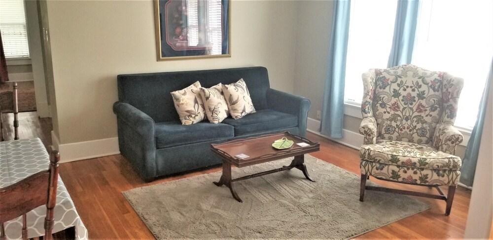 Belvedere Manor photo 32