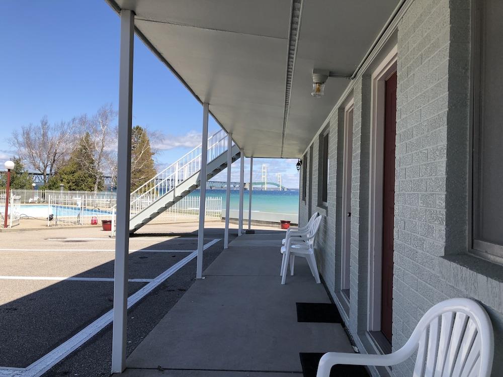 Riviera Motel photo 1