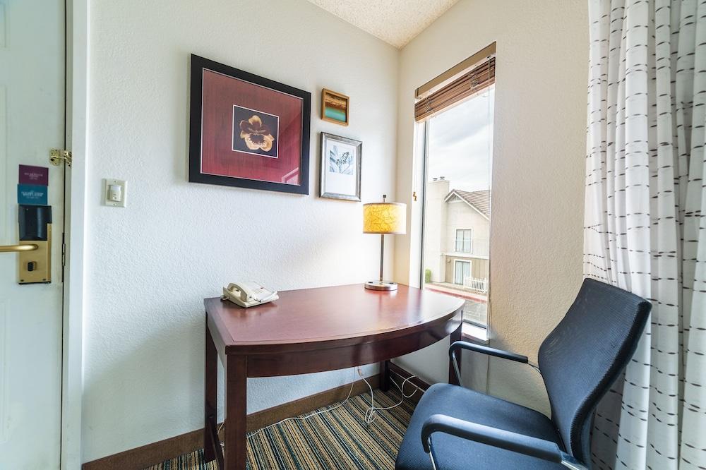 Metro Phoenix Extended Stay photo 57