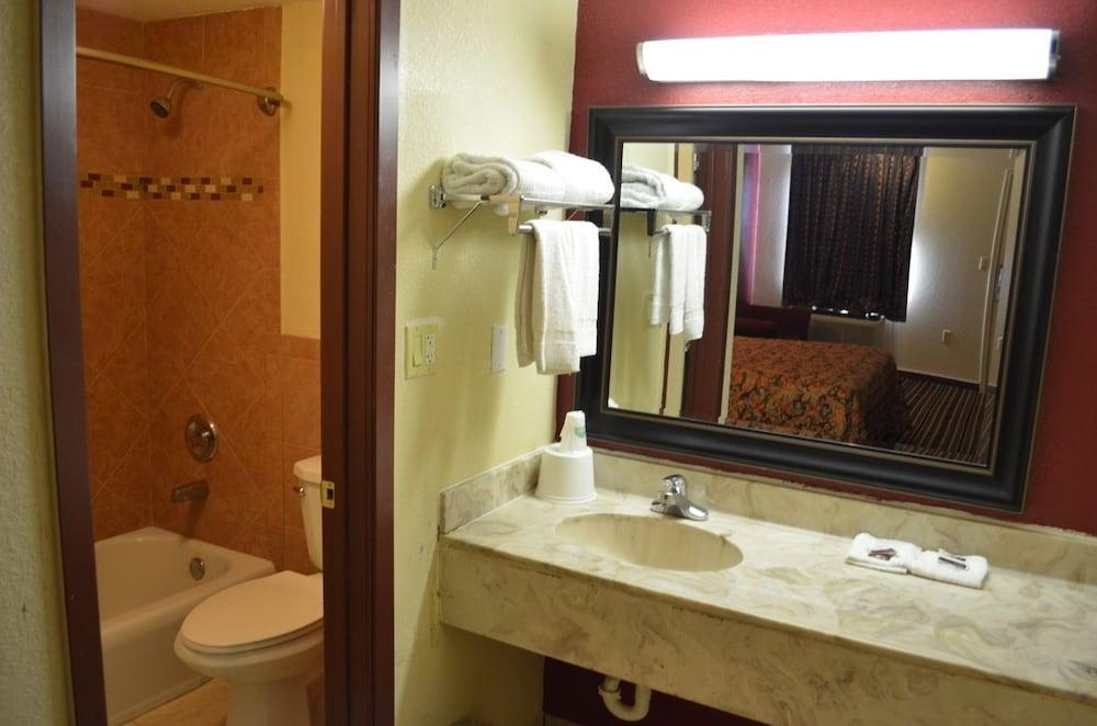 Royal Inn photo 12