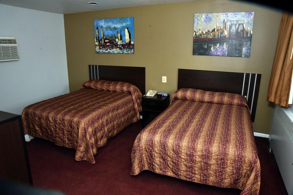 Swan Motel photo 2