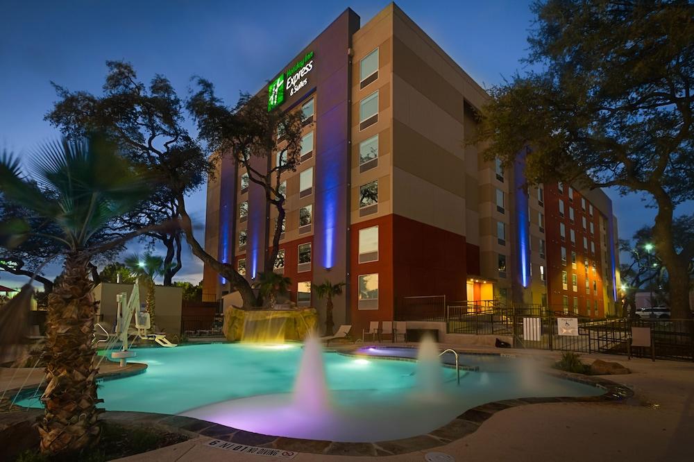 Holiday Inn Express & Suites San Antonio Medical-Six Flags by IHG photo 1