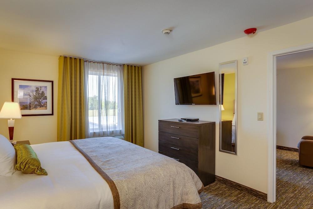 Candlewood Suites College Station At University by IHG photo 2