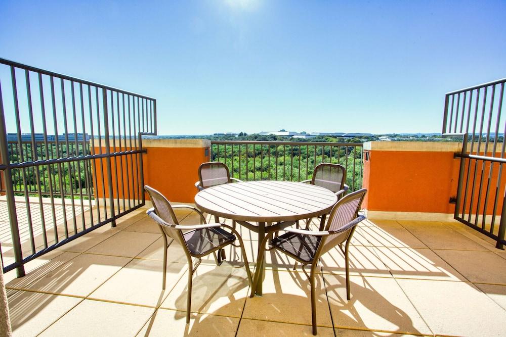 Drury Inn & Suites Near La Cantera Parkway photo 17