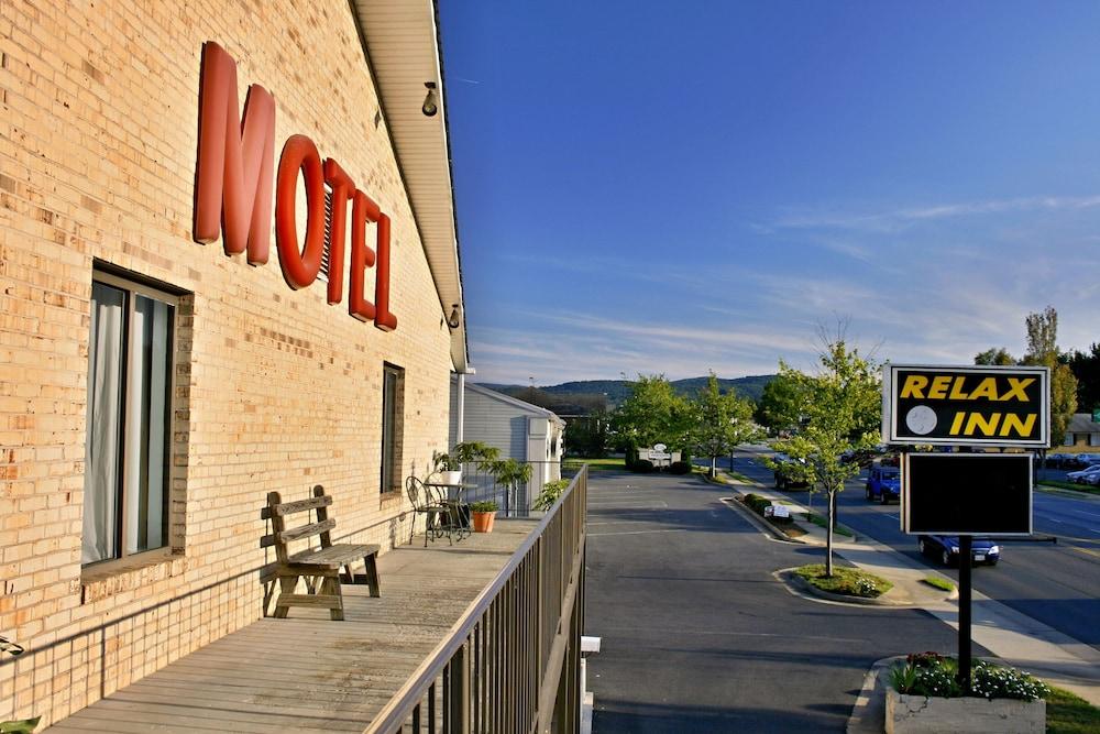 Relax Inn Motel photo 25
