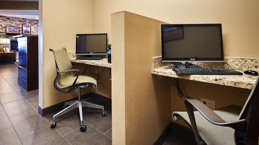 Best Western Plus Night Watchman Inn & Suites photo 19