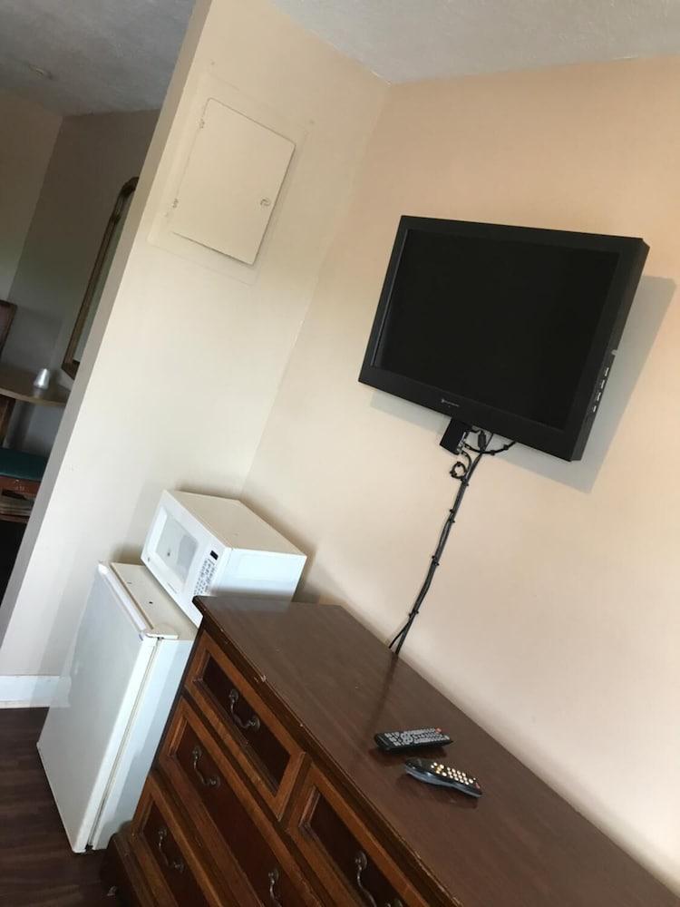 Park n Stay Inn photo 11