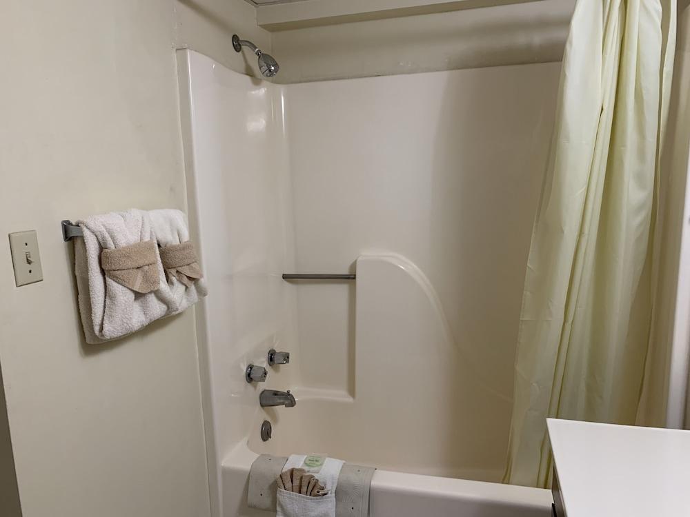 Oak Square Rentals photo 93