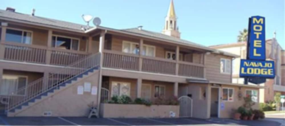 Navajo Lodge photo 1
