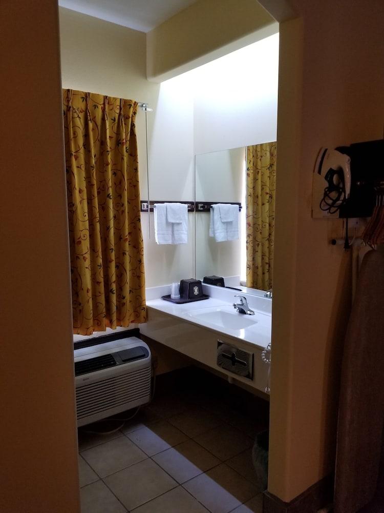 Texas Inn and Suites RGV photo 4