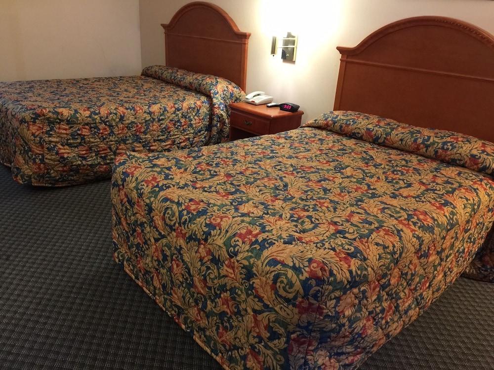 Royal Inn Taylorsville photo 7