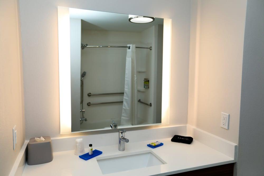 Holiday Inn Express : Hillsboro I-35 by IHG photo 46